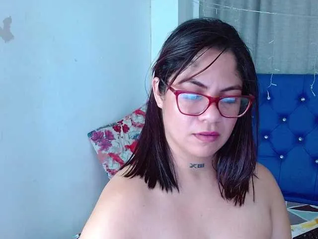 horny-cougar Image 10