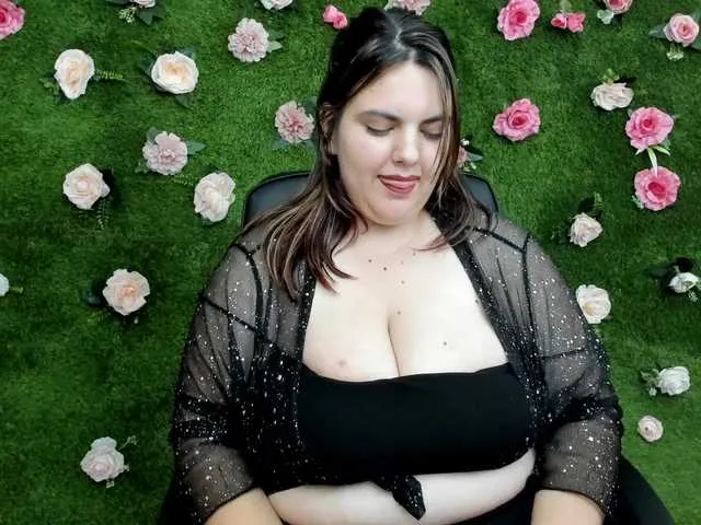 HugeTittiess Image 2