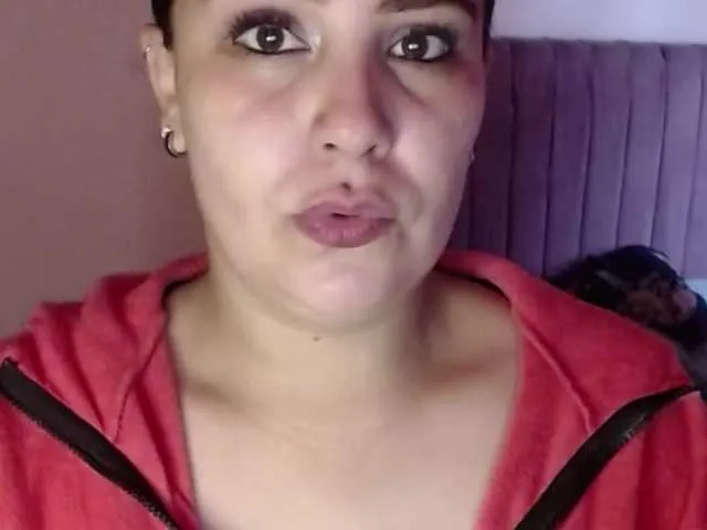 salmalopez Image 19