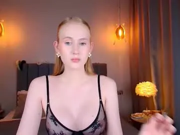 blondiemermaid Image 15