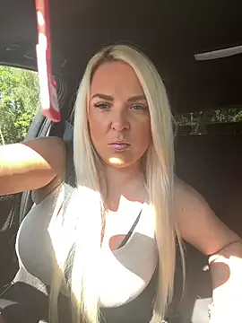 Bustyblondebabe32 Image 2