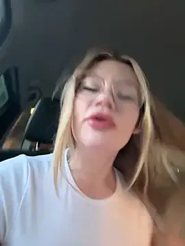 justmilaa Image 12
