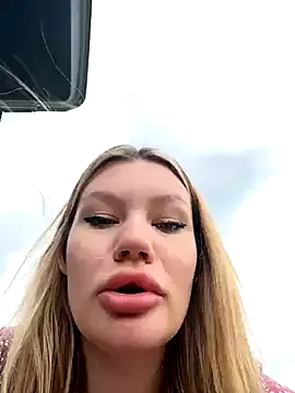 justmilaa Image 16