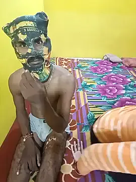 Karisma-sexy-couple Image 10
