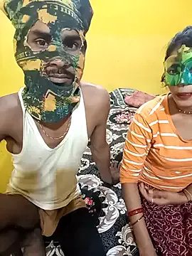 Karisma-sexy-couple Image 15